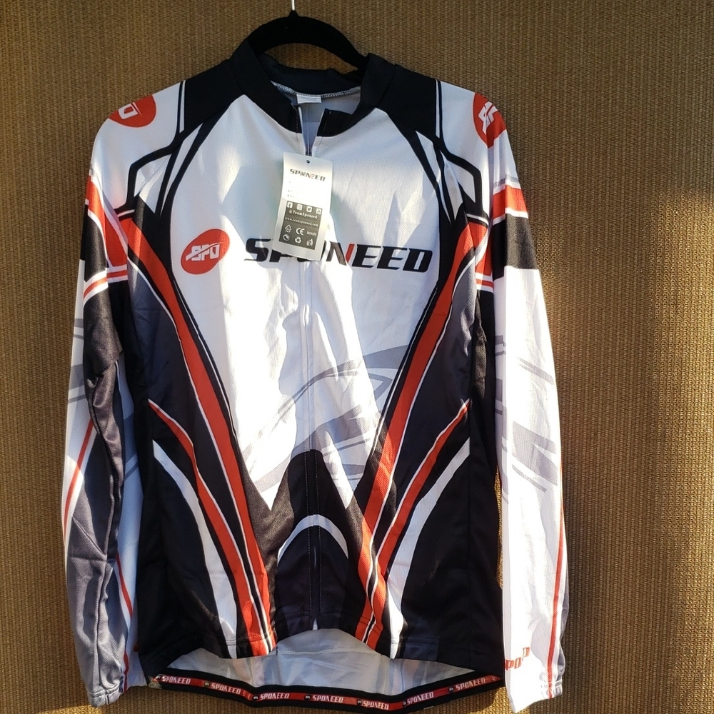 Men's Black and White Cycling Set With Shades
